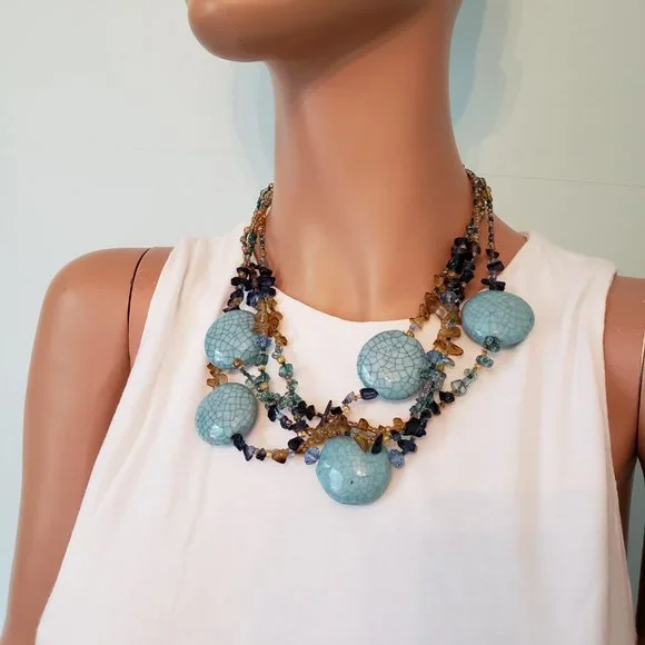 NWOT fun and Beautiful Statement Necklace. - Picture 9 of 9